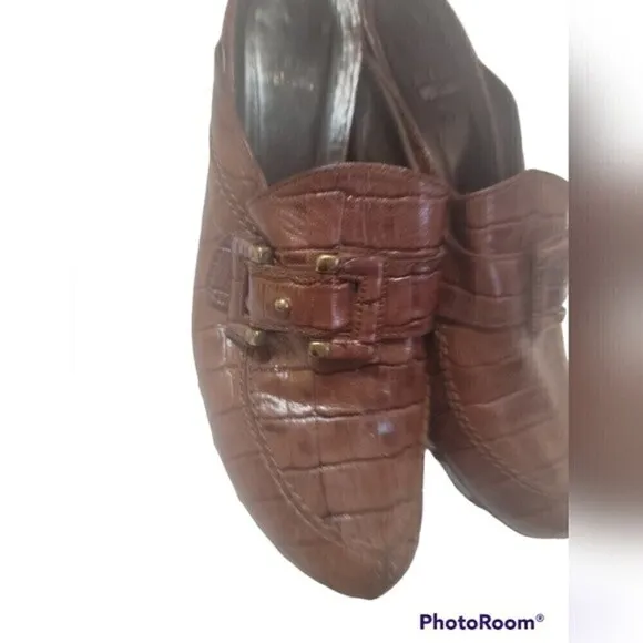 Stuart Weitzman cognac leather clog w/ chunky heel gold accented rivets &amp; buckle