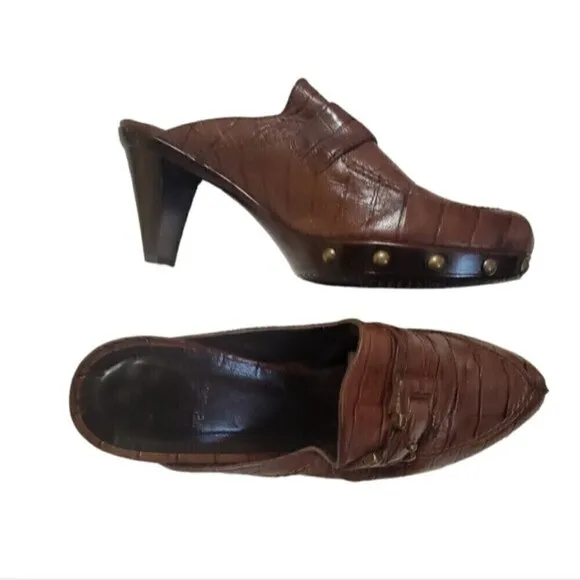 Stuart Weitzman cognac leather clog w/ chunky heel gold accented rivets &amp; buckle