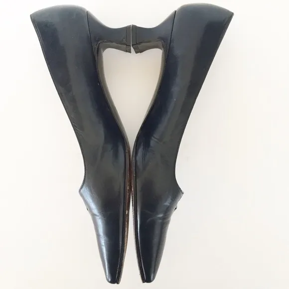 Stuart Weitzman || DARK NAVY Block Kitten Heel