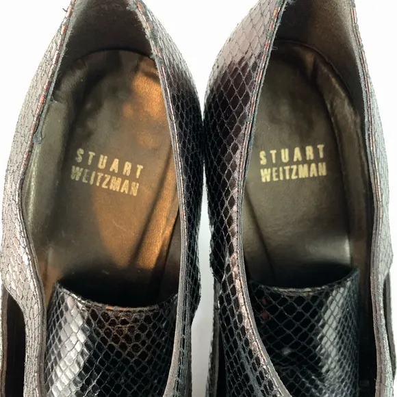 Stuart Weitzman embossed cut out pumps size 8.5