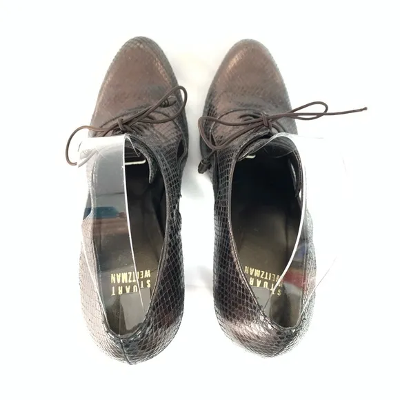 Stuart Weitzman embossed cut out pumps size 8.5
