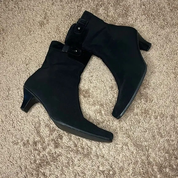 Stuart Weitzman Gore-Tex Suede Trimmed Black Boots, size 8
