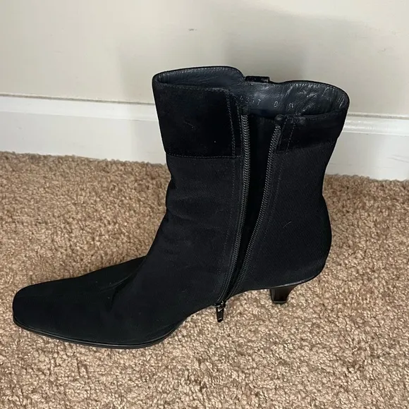 Stuart Weitzman Gore-Tex Suede Trimmed Black Boots, size 8