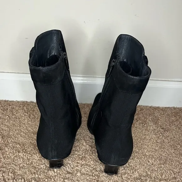 Stuart Weitzman Gore-Tex Suede Trimmed Black Boots, size 8