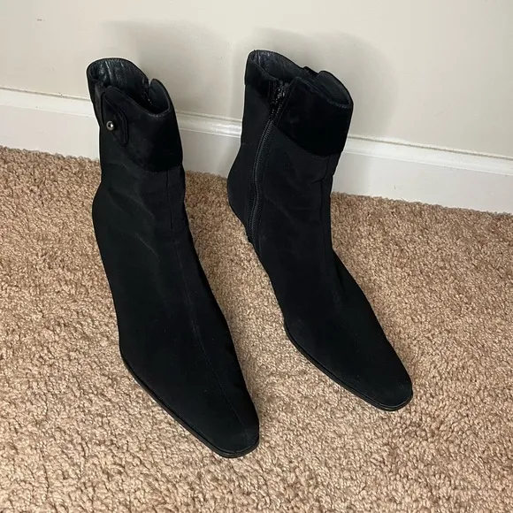 Stuart Weitzman Gore-Tex Suede Trimmed Black Boots, size 8