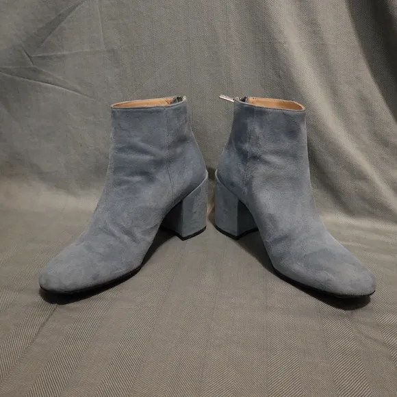 STUART WEITZMAN Light Blue Suede Ankle Boots, size 8M