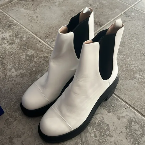 Stuart Weitzman Norah Platform Block Heel Chelsea Boots, White Size 41.5/11 New