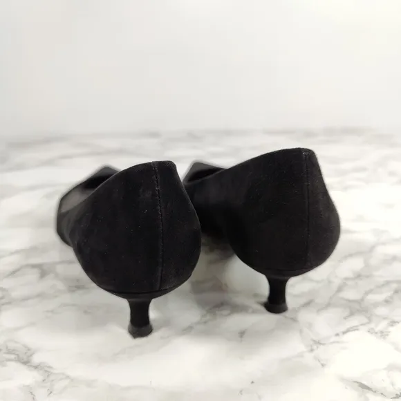 Stuart Weitzman Poco Black Suede Kitten Pumps Size 7