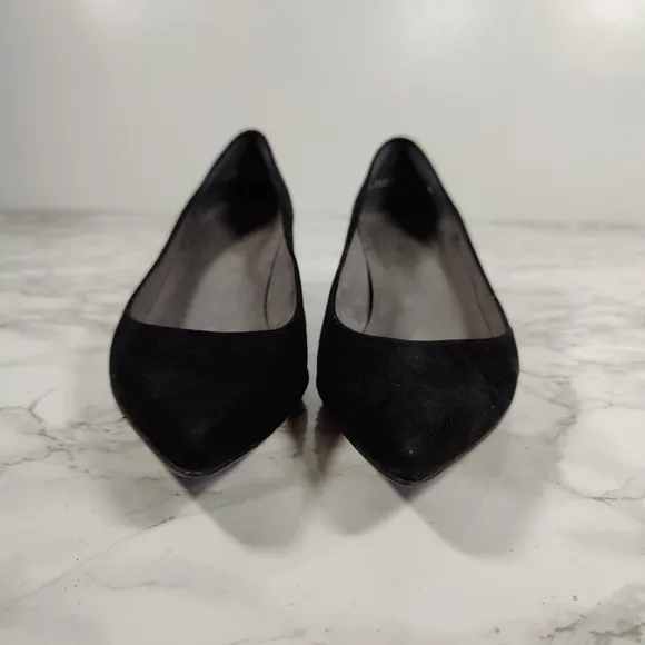 Stuart Weitzman Poco Black Suede Kitten Pumps Size 7
