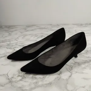 Stuart Weitzman Poco Black Suede Kitten Pumps Size 7