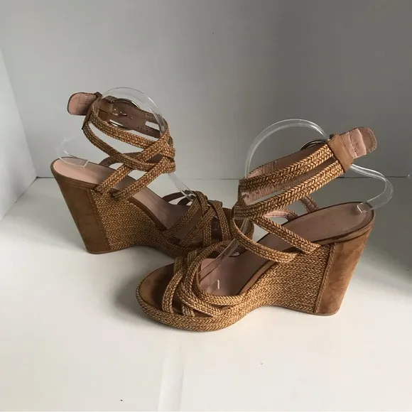 Stuart Weitzman Reins wedge sandals. Size 10