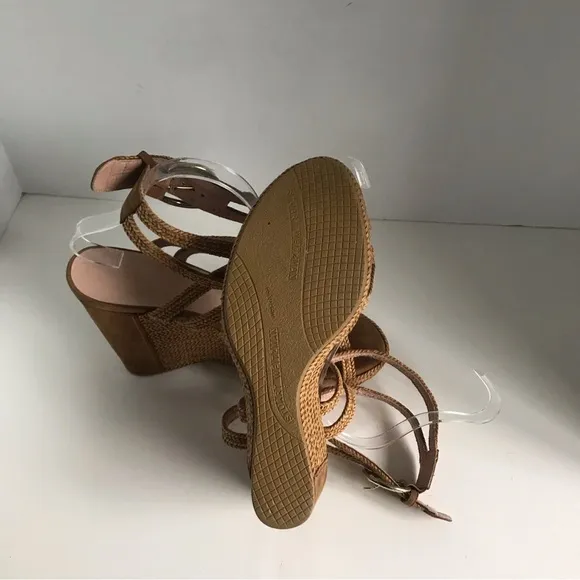 Stuart Weitzman Reins wedge sandals. Size 10