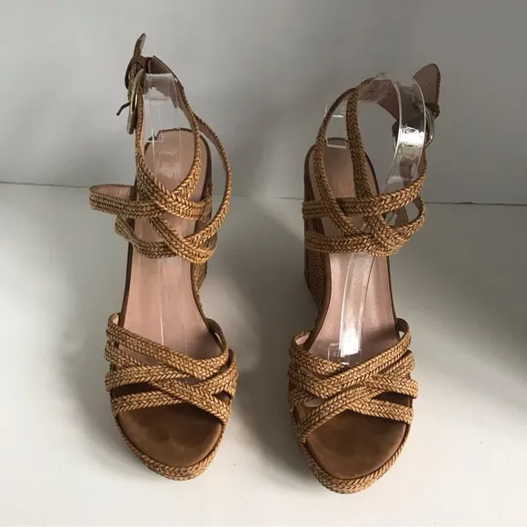 Stuart Weitzman Reins wedge sandals. Size 10