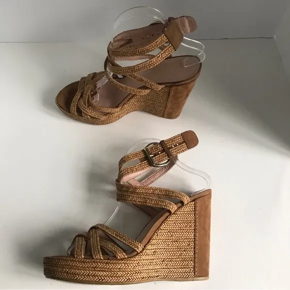 Stuart Weitzman Reins wedge sandals. Size 10