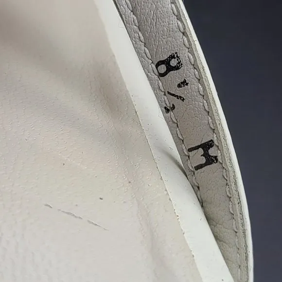 Stuart Weitzman sandal white patent low wedge shoes silver chain T-strap sz 8.5