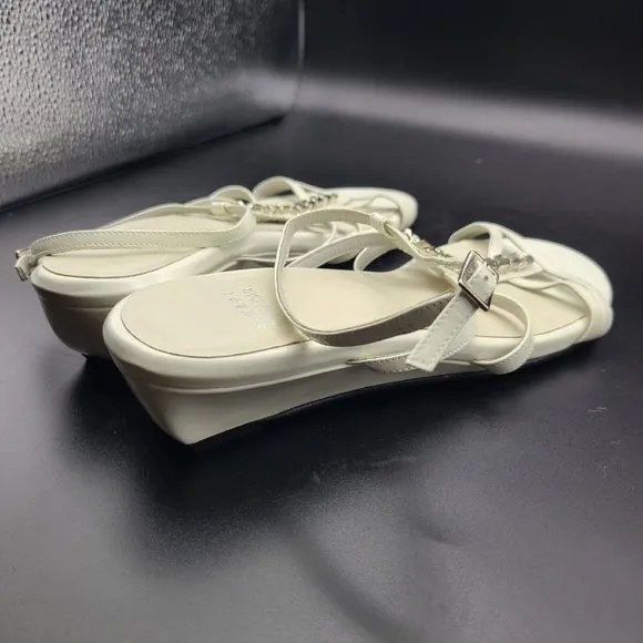 Stuart Weitzman sandal white patent low wedge shoes silver chain T-strap sz 8.5