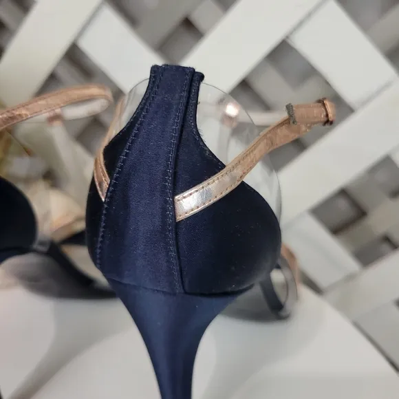Stuart Weitzman Sincity T Strap Rose Gold and Navy Heeled Sandal Size 8