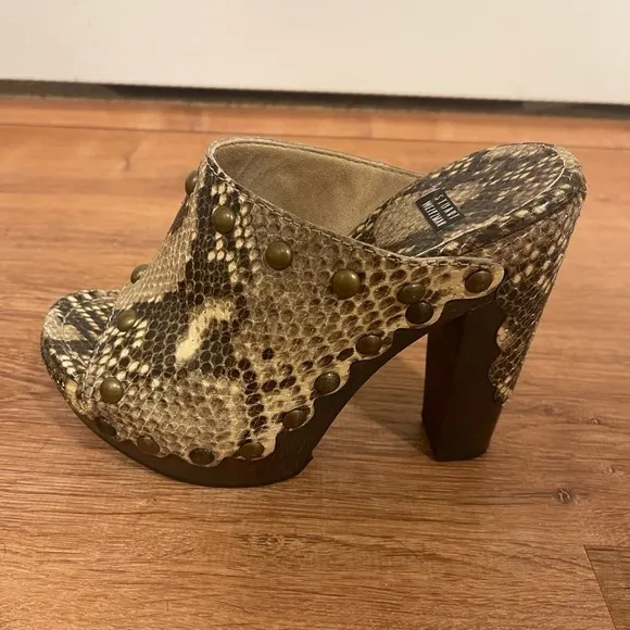 Stuart Weitzman snakeskin clog wooden heels​​​​