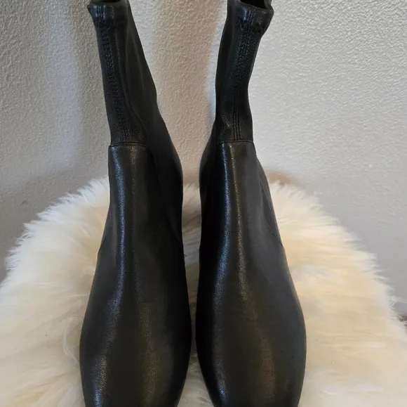 Stuart Weitzman Sogia 50 Stretch Boot