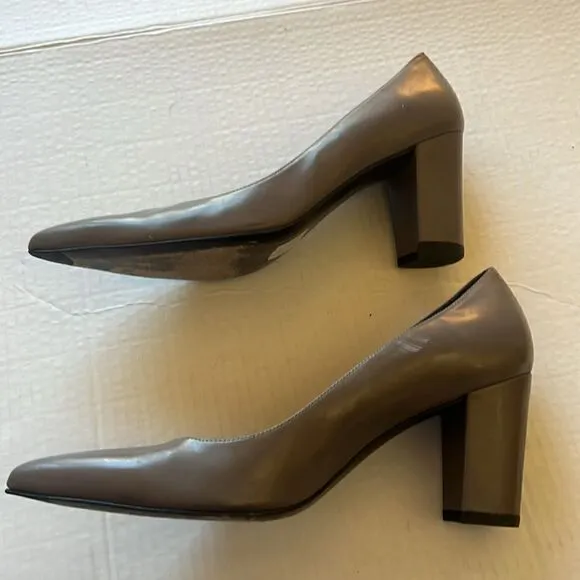 Stuart Weitzman Taupe Block Heel size 9 N