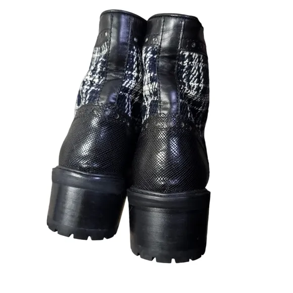 Stuart Weitzman Women's Brogue Ankle Boots Size 8