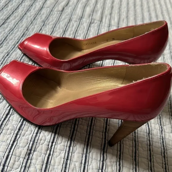 😊Stuart Weitzman Womens Metallic Pink Patent Leather Open Toe Pumps size…