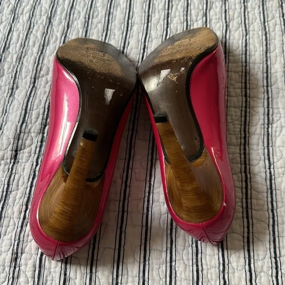 😊Stuart Weitzman Womens Metallic Pink Patent Leather Open Toe Pumps size…