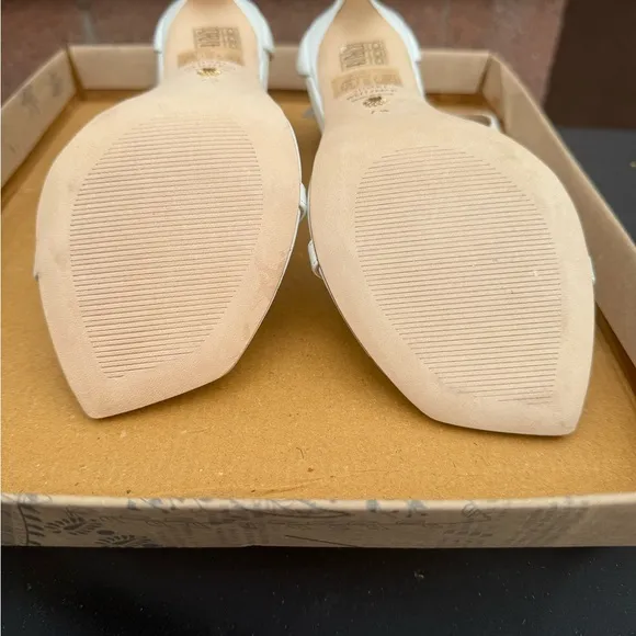 STUART WEITZMANNudistcurve 100 Ankle Strap High Heel Sandals - WhiteSize 7.5