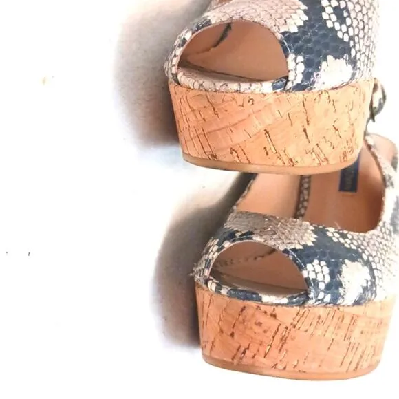 Stuart Weizmann Womens Heels Sz 6.5 GRAY Jean Wedge Shoes Roccia Snakeskin Cork