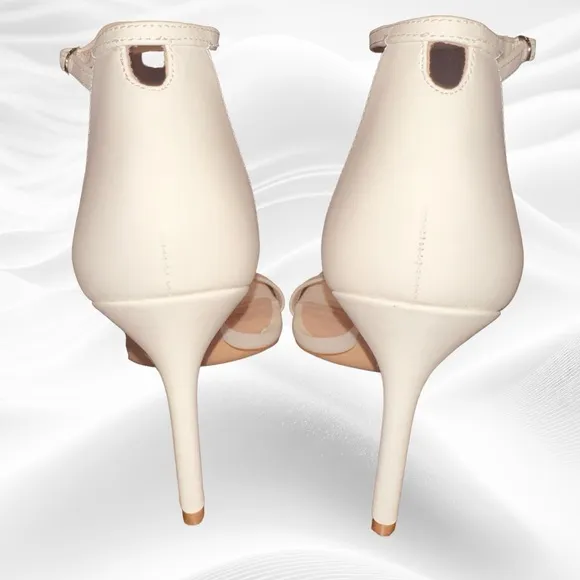 Stuart Weiztman Amelina‎ 95  White/Ivory  Sandal Size 9.5B NWOB