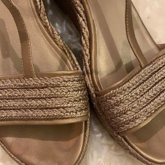 Stuart Weitzman metallic raffia Flatty sandals