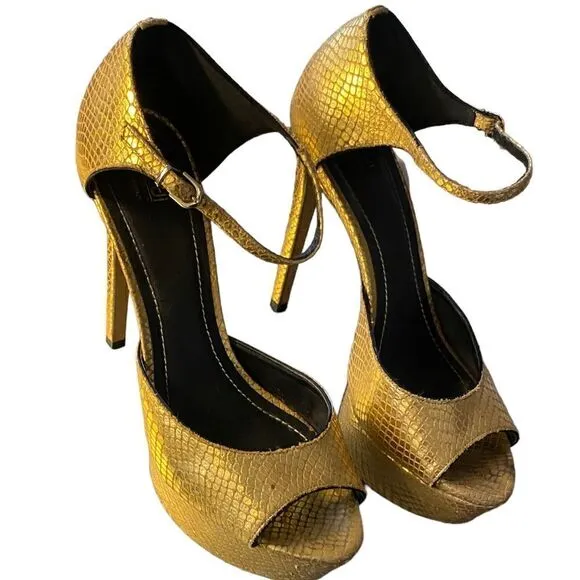 Stunning 5” platform heels, metallic gold lizard  embossed leather shoes  8.5