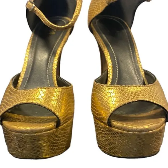 Stunning 5” platform heels, metallic gold lizard  embossed leather shoes  8.5