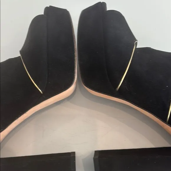 Stunning Stuart Weitzman Mint Black &amp; Gold Women's Suede Platform Heels Worn 1x
