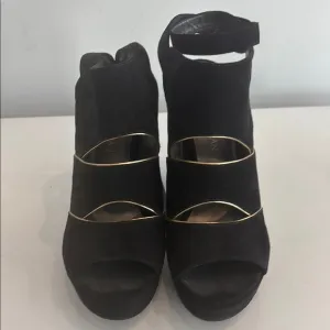 Stunning Stuart Weitzman Mint Black &amp; Gold Women's Suede Platform Heels Worn 1x