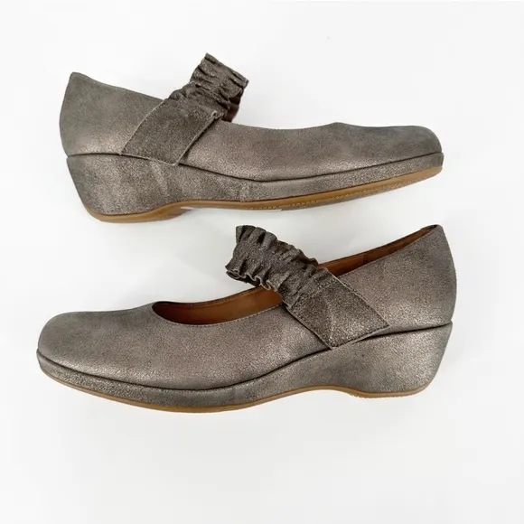 SUNDANCE Leather Mary Jane Walk In The Park Shoes Size 10