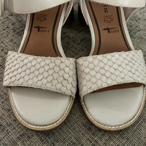 Tamaris Danni Cream Block Heel Leather Sandals Size 38 US