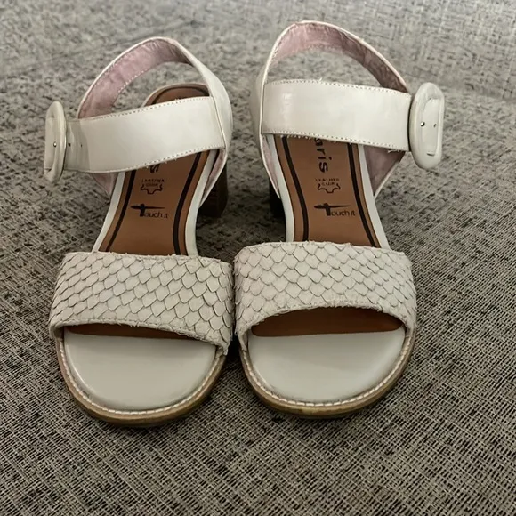 Tamaris Danni Cream Block Heel Leather Sandals Size 38 US