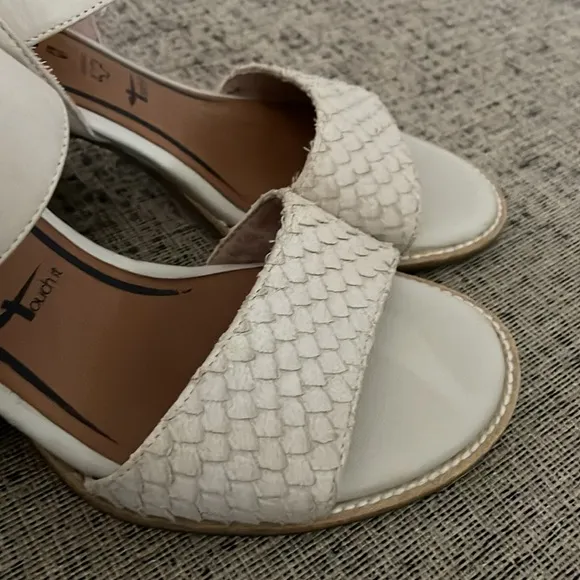Tamaris Danni Cream Block Heel Leather Sandals Size 38 US