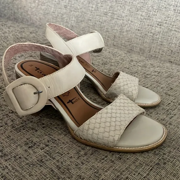 Tamaris Danni Cream Block Heel Leather Sandals Size 38 US