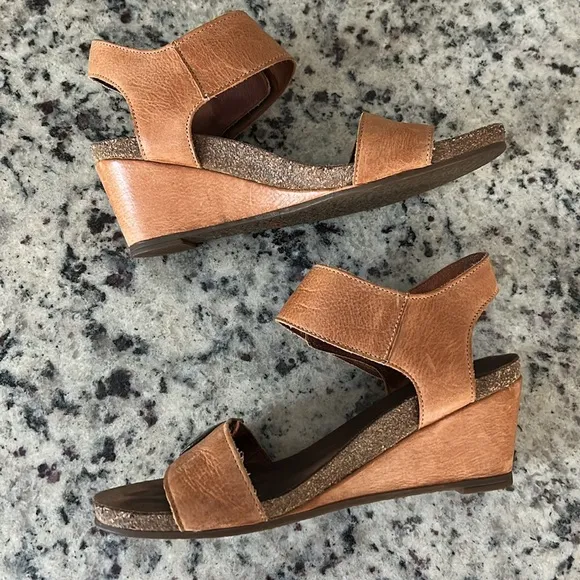 Taos Carousel Wedge Leather Sandals Size 38 US 7 7.5