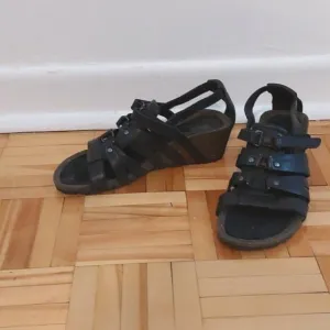 Teva Gabrillo Gladiator wedges leather sandals size 5.5