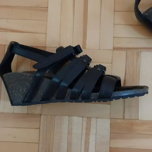 Teva Gabrillo Gladiator wedges leather sandals size 5.5
