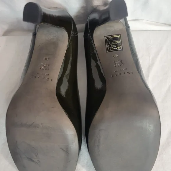 Theory Womens dark olive green patent leather high heel pumps 5/36