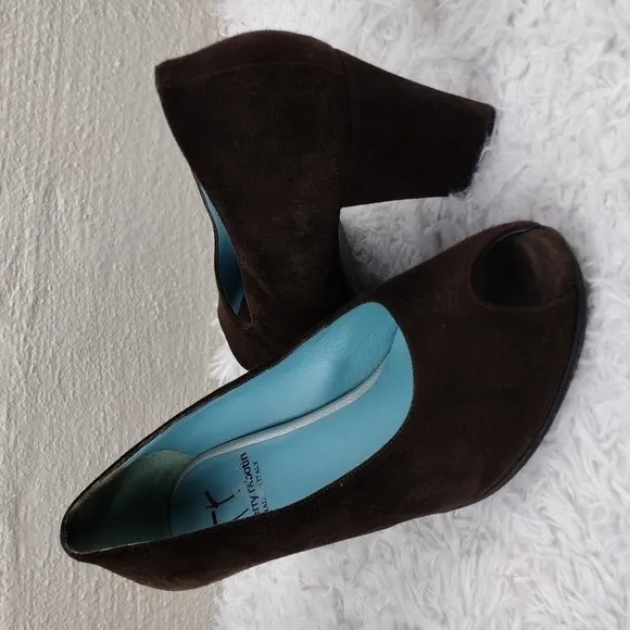 Thierry Rabotin Vintage Brown Suede Leather Almond Peep Toe Blocked Heel Shoe