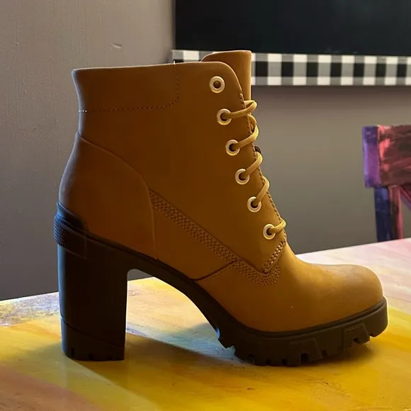 Timberland Lana Block Heel Wheat Nubuck Bootie Boots