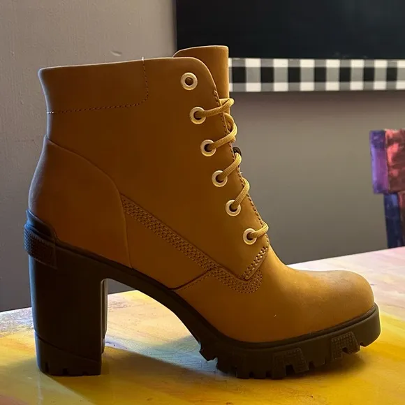 Timberland Lana Block Heel Wheat Nubuck Bootie Boots