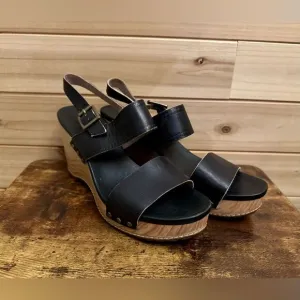 Timberland Size 9.5 Women’s Tilden Platform Black Leather Wedge Sandals