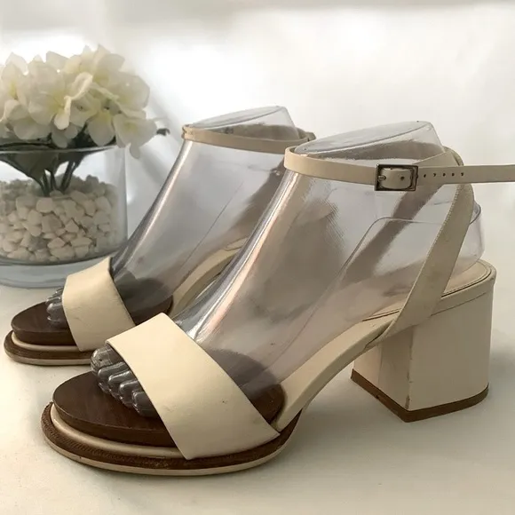 TOD’S Block Heel Leather Sandals