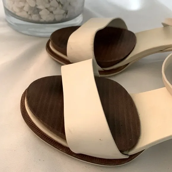 TOD’S Block Heel Leather Sandals